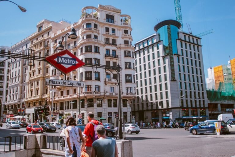 دليل الهجرة إلى إسبانيا 2026 - شروط الإقامة والتكاليف